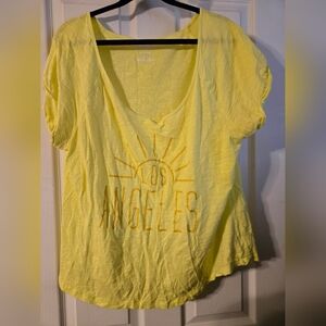 Old Navy yellow 'Los Angeles' tshirt - XXL